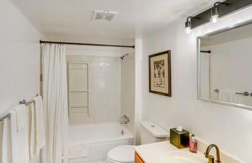 Private cottage close to shopping dining and skiing - Foto 13