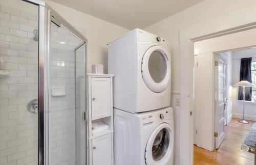 Light filled Condo 3 Bedrm with enclosed sunny backyard - Foto 15