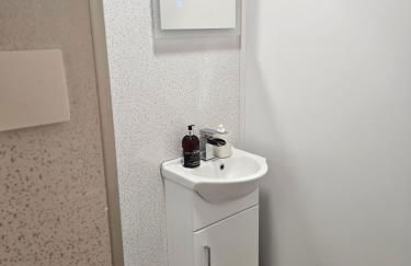 Home away from home by the sea - Foto 32