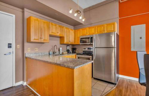 1Br in Heart of Downtown, Sauna, Prime Location - Photo 2