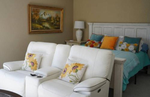 Massive lakefront home with HOT TUB - Foto 79