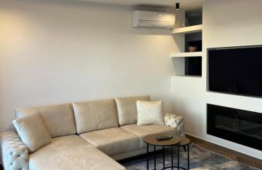 Apartment Touch The Sky Split - Photo 20