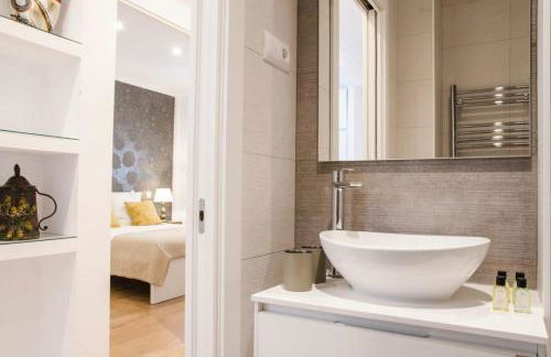 Bright Stylish 2BD 2BTH - CITY CENTRE - Photo 32