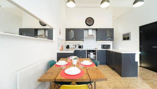 Spacious 2 bedroom city centre apartment - Foto 1