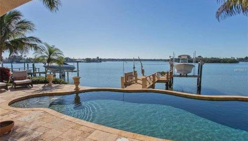 Large Mediterranean Oasis - Water Views & Pool - Foto 2