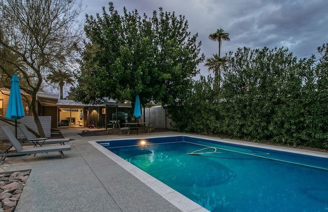 Mid-century Modern W/backyard Oasis, Putting Green - Foto 35