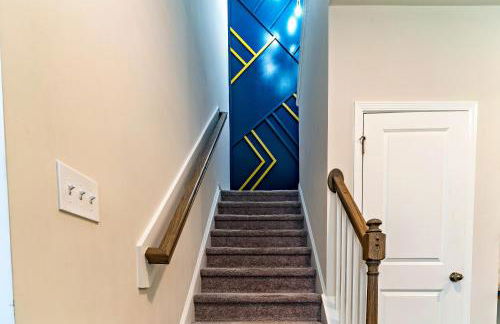 Special Deal! Raleigh Luxe Family Retreat, 15 Min to Downtown, Kids Gear, Fast WiFi for WFH, EV & Pet Friendly - Foto 41