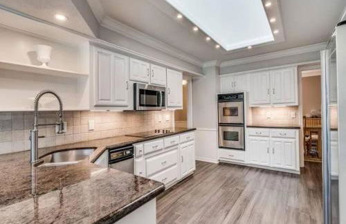 Quite Executive Home in Prestigious Neighborhood - Foto 15