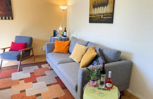 VILLA EBER - independent 1 & 2 bedroom apartments, pool, air con, fast Wi-Fi, near old town of Albufeira and beaches - Foto 3