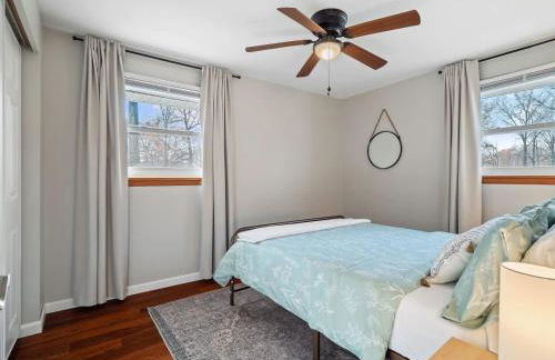 Vermilion Retreat with Game Room, Hot Tub and Across from Community Pool - Foto 26