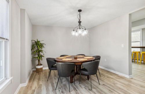 Spacious Home with Game Room - 9 mins from Cedar Point - Foto 32