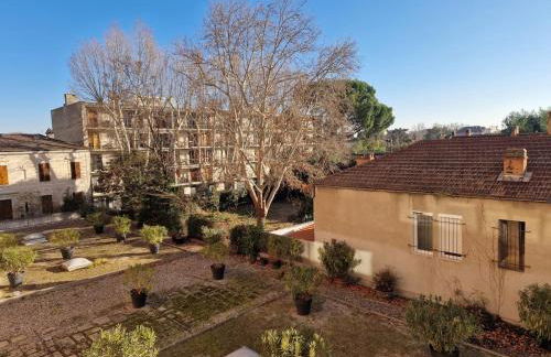 KO T2 avec grand balcon filant, Wifi, Clim à 4 min Remparts - Photo 7