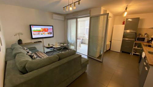 FLC- Vaste T2 -Parking-Air Conditioning-Terrace-6p-St Charles - Photo 4