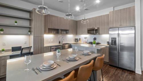 Lavish Escape 1Bd1Ba Pool w Golf Sim - Foto 3