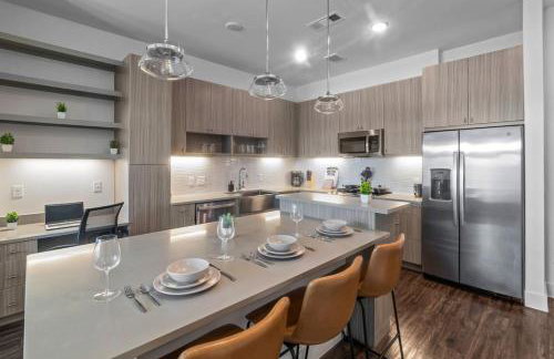 Lavish Escape 1Bd1Ba Pool w Golf Sim - Foto 3