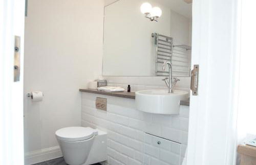 Holm House - Stylish Coastal Suites - Silures Bar & Restaurant On-site - Foto 76