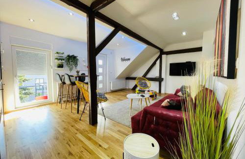 Violet Apartment by Alex Rafael - Photo 14