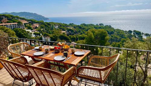 Apartment with a Breathtaking View - Photo 3