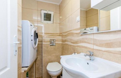 Beautiful Home In Gromaca With Wifi - Photo 53