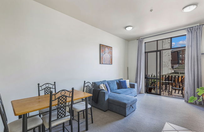 1BR Grey Lynn Haven+Parking, Balcony Zodiak Stays - Foto 9