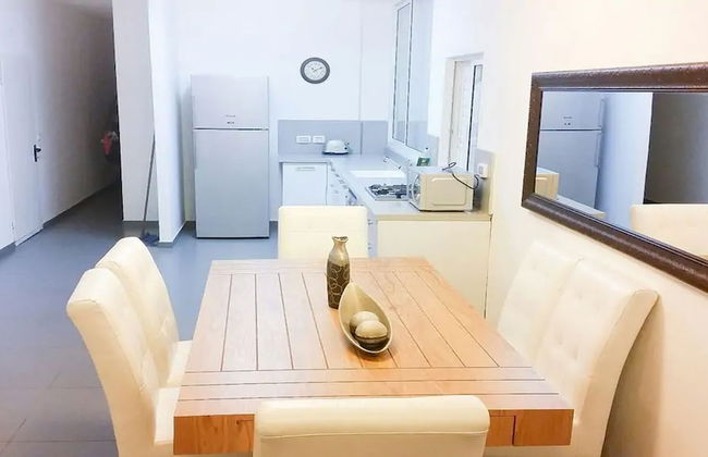 Luxury apt heart Bat-Yam 3 m walk beach - Foto 1