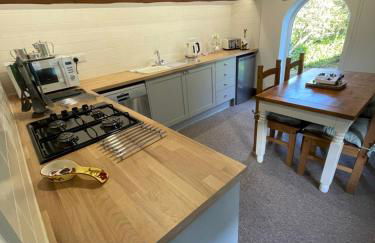 Pear Tree House 2 bed apartment - Photo 14