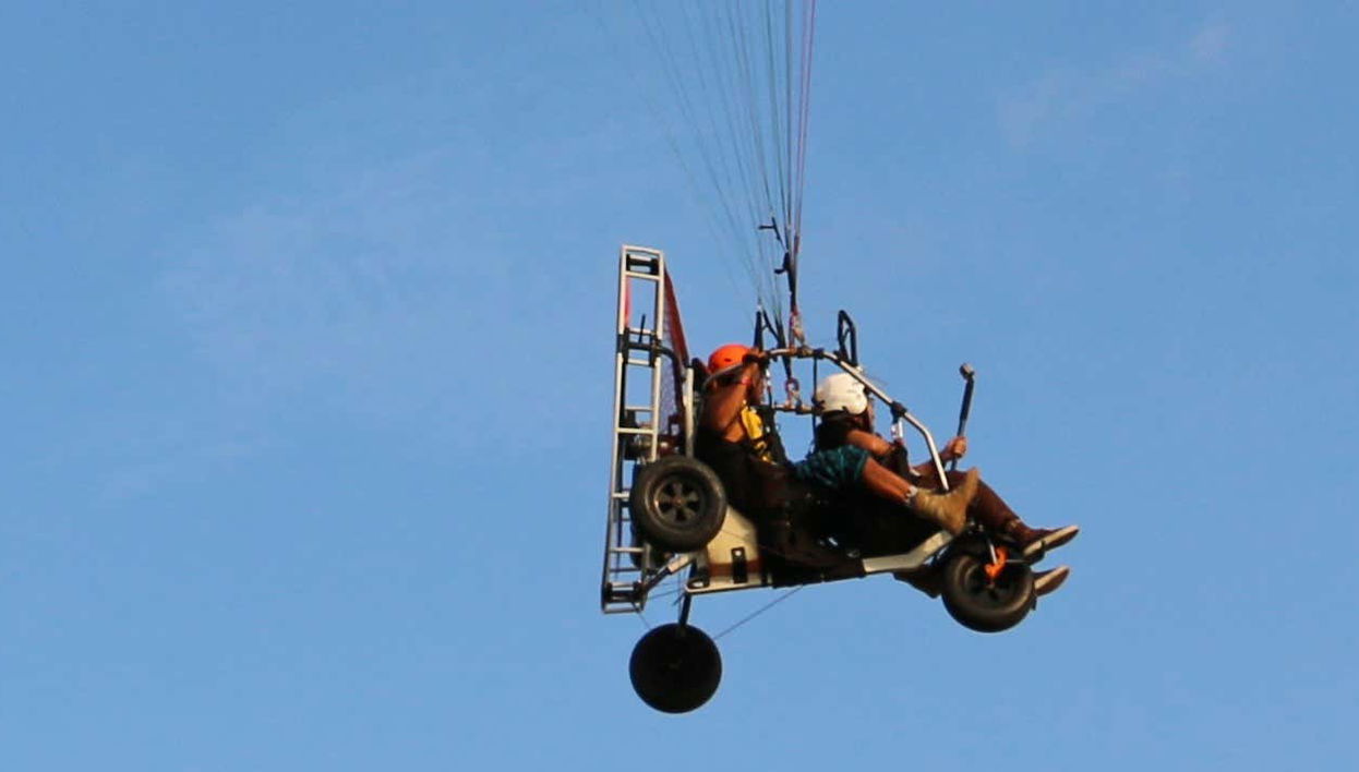 Paramotor Flight Over Monterrey - Foto 1