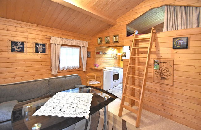 Charming Holiday Home With Private Garden - Photo 18