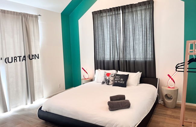 Massive Compound 20 Beds Rainey St 6 min Walk - Photo 46