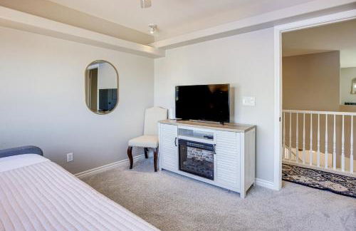 Large Las Vegas Home with Pool, Hot Tub and Game Room - Foto 21