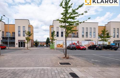 Four Bedroom Semi Detached House By Klarok Accommodation Peterborough With Free Parking & Garden - Foto 40