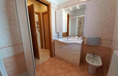 Elegante bilocale a pochi passi dal mare - Foto 18