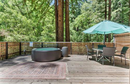 Redwood Cabin with Hot Tub Canyon View and Dogs OK - Foto 27