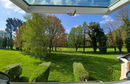 Maison au calme à l'intérieur du golf de Ploëmel, entre terre et mer, 2 chambres, 10 min des plages - Foto 1