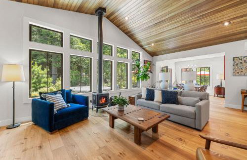 Mountain-View Retreat with Hot Tub & Waterfalls - Foto 26