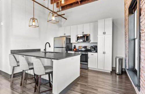 Brick & Bed, Riverfront Lofts, PC 206 - Foto 6