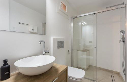 Designer Gem with terrace in prime location - Foto 15