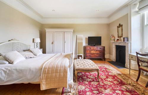 Luxury Big House Berkeley House near Bath - Photo 52