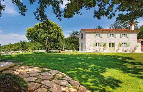 Awesome Home In Labin With Sauna - Photo 1