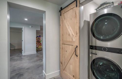 6BR Lakefront Private Dock & Bonfire Sleeps 12 - Foto 44