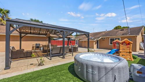 Coastal Home Near UCSB & Airport, Hot Tub, King Beds, Fast Wifi, Sleeps 6 - Foto 2