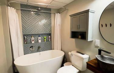 Finn's Hideaway -Modern family river home - Foto 27