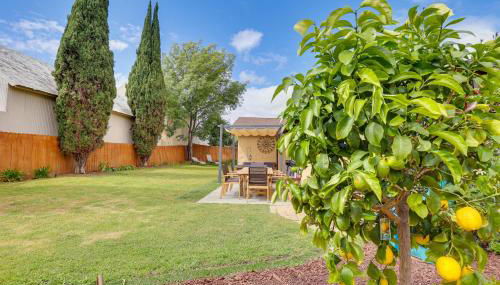 Sunny Oceanside Home with Patio, 5 Mi to Downtown! - Foto 3