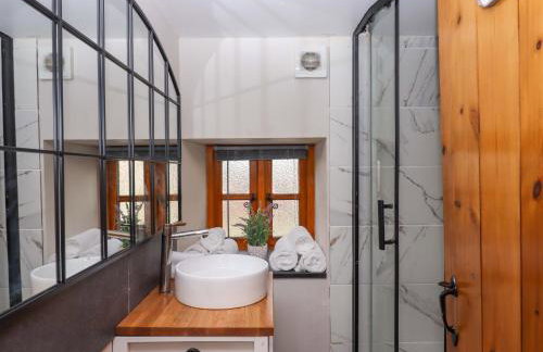 Church Barn - Photo 42