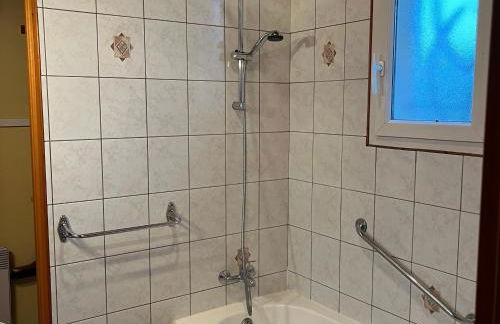 Gîte de plain-pied avec terrasse, proche port et station thermale, idéal pour familles - FR-1-589-24 - Foto 7