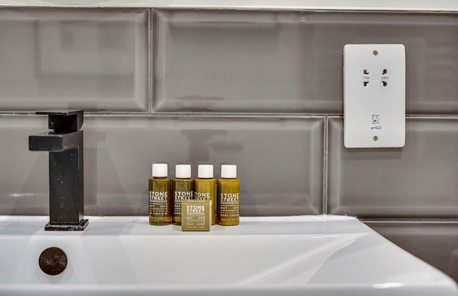 Spacious Modern Camberwell Apartment - Photo 14