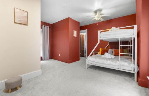 Allentown 5 BR House Free Parking No Chores! - Photo 7