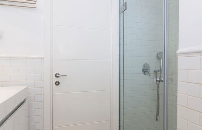 Bauhaus Boutique by TLV2rent - Photo 65