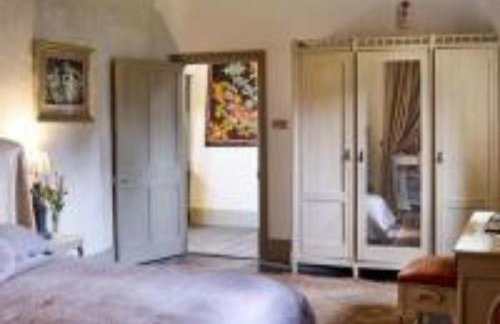 Tudor Romance- a historic manor house for holiday and corporate stays - Foto 47