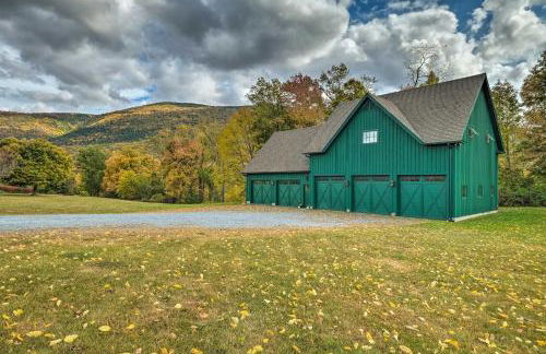 Luxe Green Barn Near Skiing with Mt Equinox Views! - Foto 24